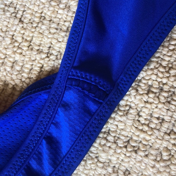 Workout top - Picture 3 of 4